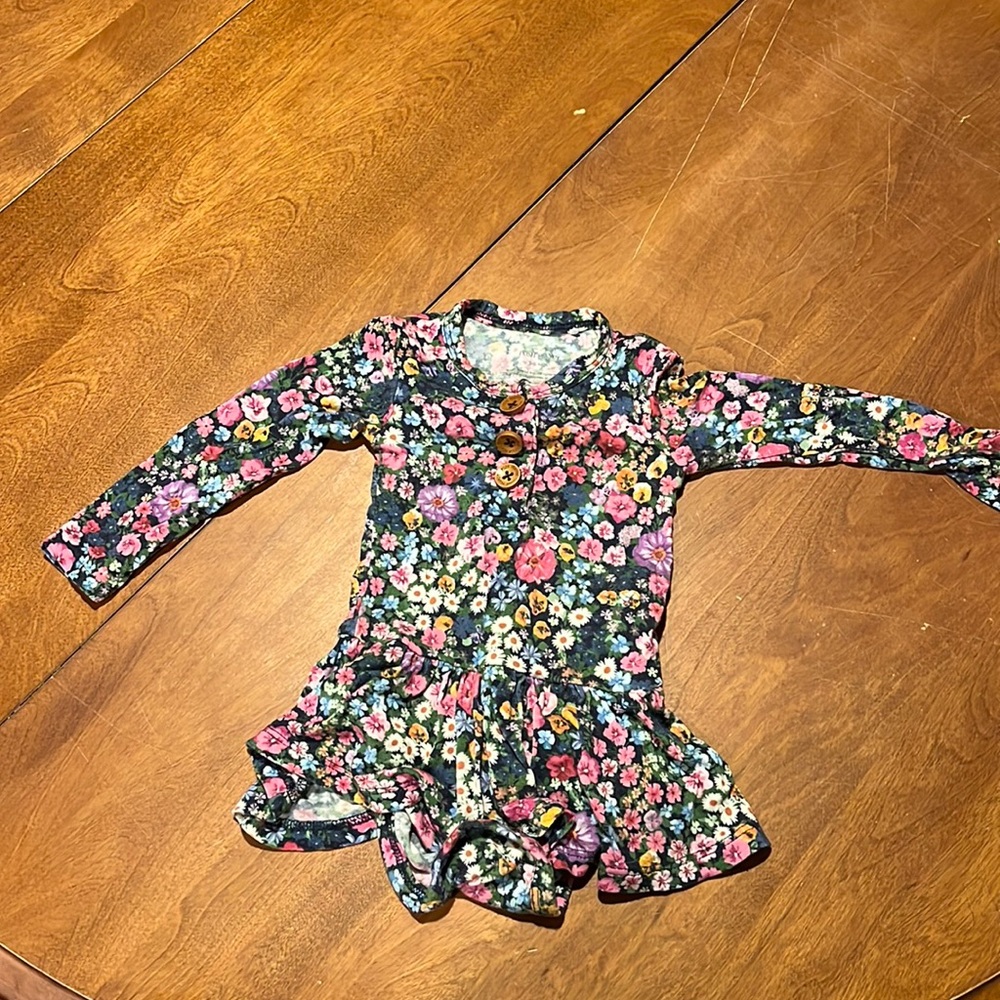 Posh peanut 3-6 months twirl onsie